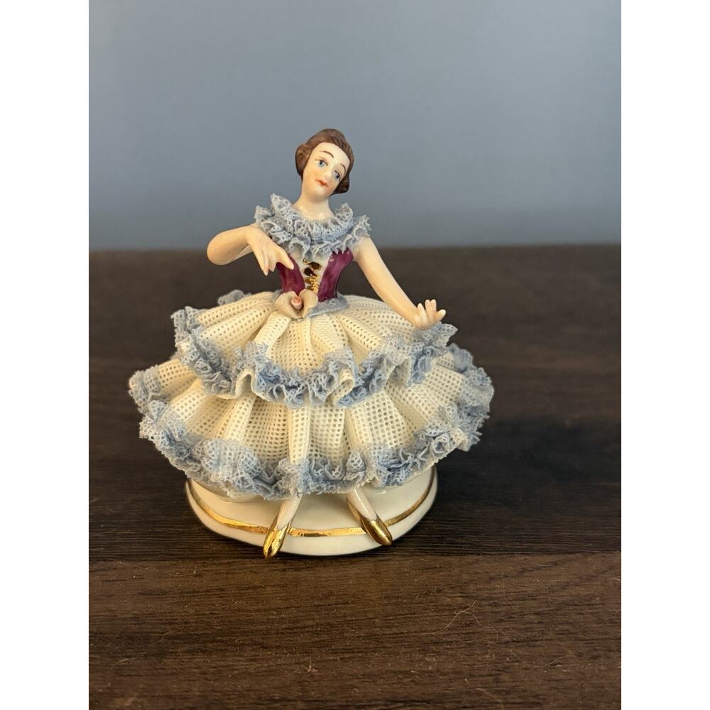 Dresden Lace Porcelain Figurine, Lady Dancer, 479 G